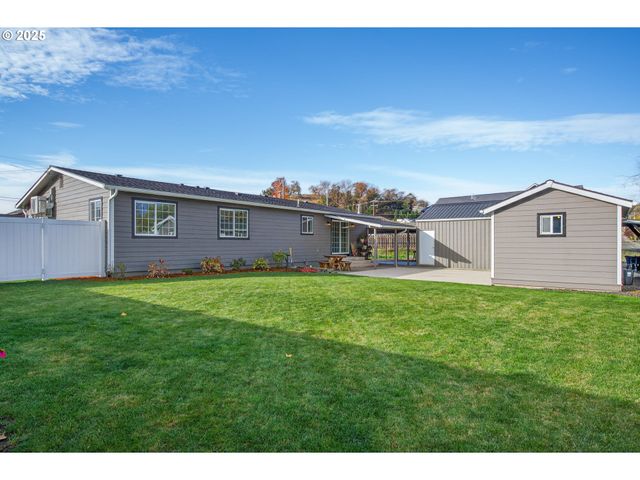 3721 JOE Ave, Roseburg, OR 97471