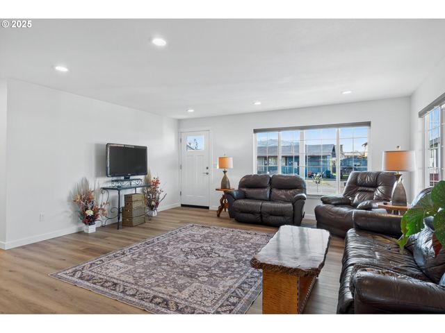 3721 JOE Ave, Roseburg, OR 97471