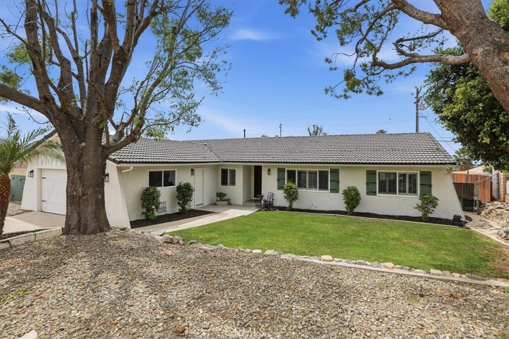 Image 4 of property listing at 4130 Mount Verde, Norco, CA 92860