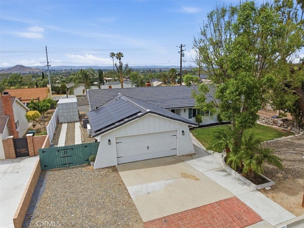Image 9 of property listing at 4130 Mount Verde, Norco, CA 92860