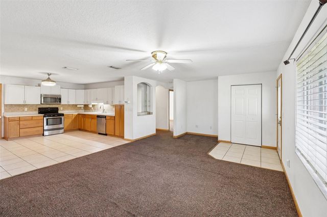 985 10TH AVENUE, Deland, FL 32724