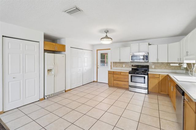 985 10TH AVENUE, Deland, FL 32724