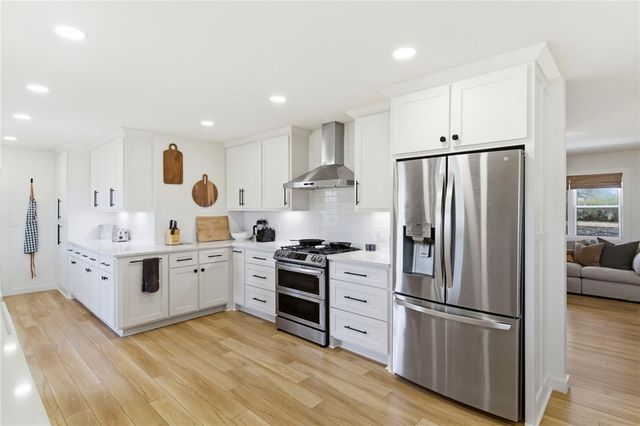 801 Blue Jay Lane, Fayetteville, AR 72704