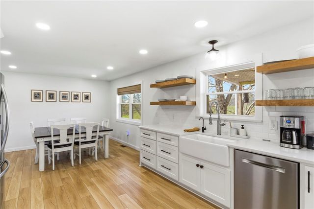 801 Blue Jay Lane, Fayetteville, AR 72704