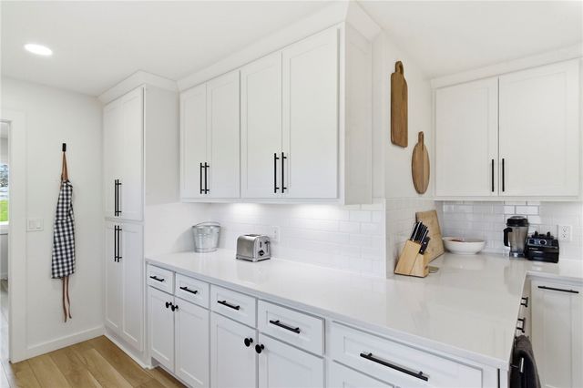 801 Blue Jay Lane, Fayetteville, AR 72704