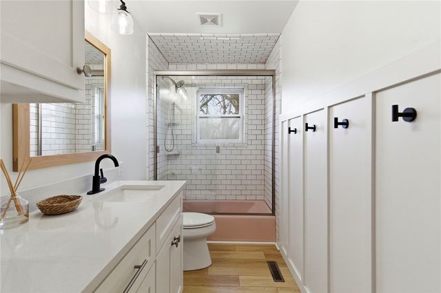 801 Blue Jay Lane, Fayetteville, AR 72704