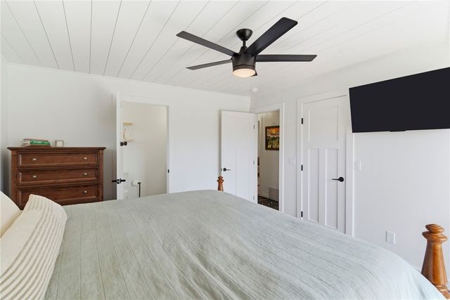 801 Blue Jay Lane, Fayetteville, AR 72704