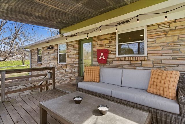 801 Blue Jay Lane, Fayetteville, AR 72704