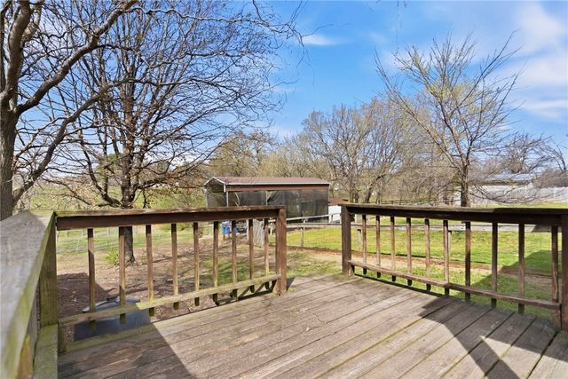 801 Blue Jay Lane, Fayetteville, AR 72704