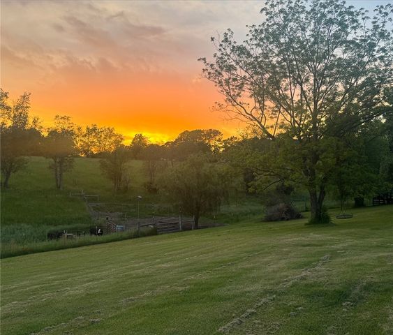 801 Blue Jay Lane, Fayetteville, AR 72704