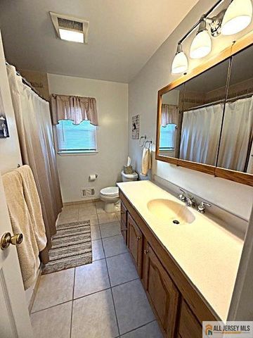 760 Magnolia Road, North Brunswick, NJ 08902