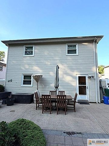 760 Magnolia Road, North Brunswick, NJ 08902