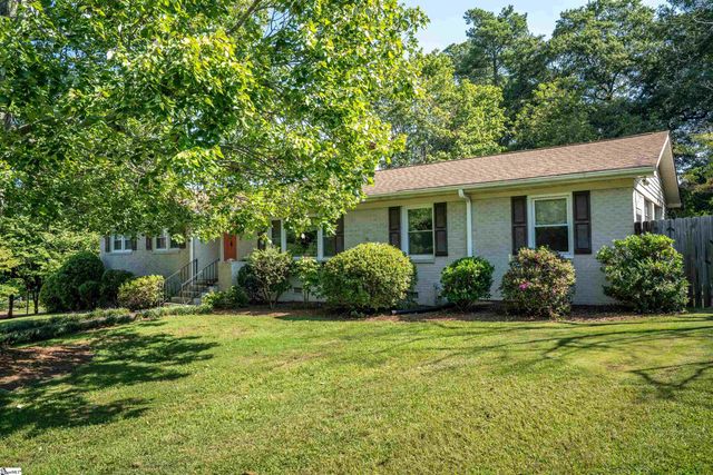 2 Selwyn Drive, Greenville, SC 29615