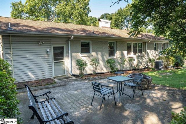 2 Selwyn Drive, Greenville, SC 29615