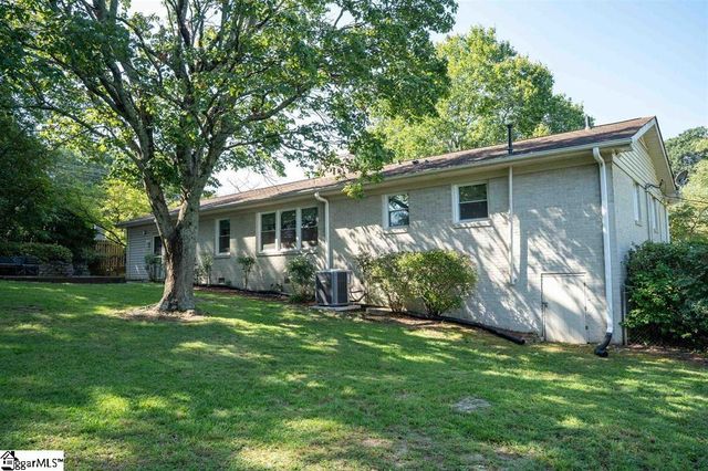 2 Selwyn Drive, Greenville, SC 29615