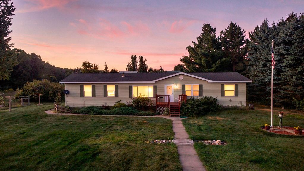 641 240th Street, Osceola, WI 54020