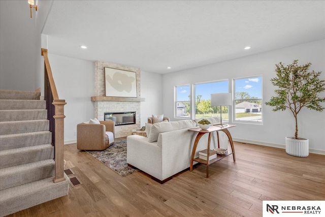 10516 S 117th Street, Papillion, NE 68046