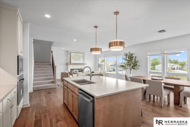 10516 S 117th Street, Papillion, NE 68046