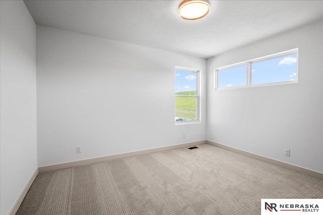 10516 S 117th Street, Papillion, NE 68046