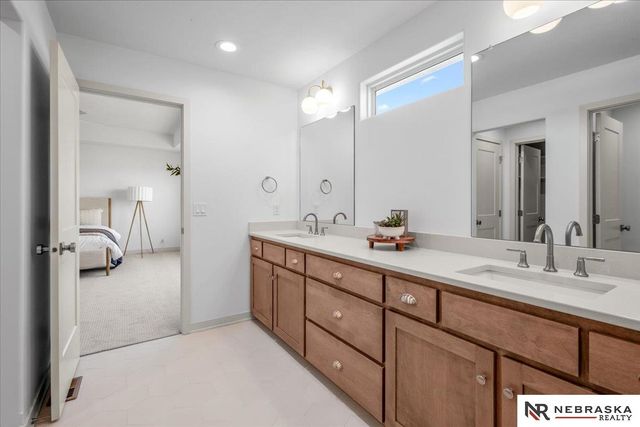 10516 S 117th Street, Papillion, NE 68046