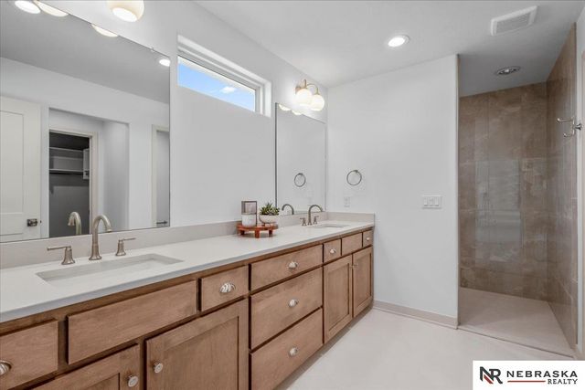 10516 S 117th Street, Papillion, NE 68046