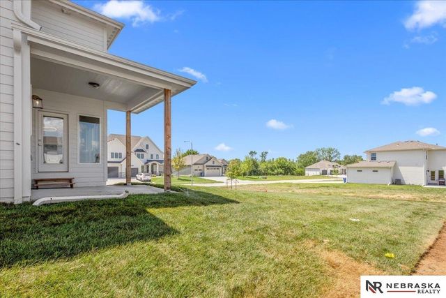 10516 S 117th Street, Papillion, NE 68046