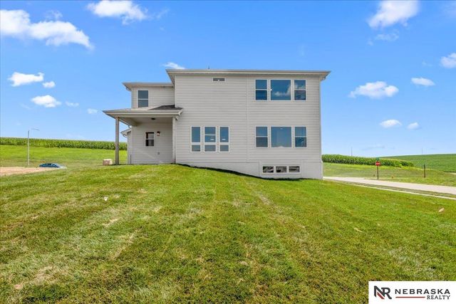 10516 S 117th Street, Papillion, NE 68046
