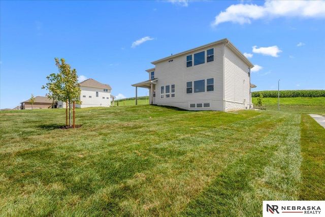 10516 S 117th Street, Papillion, NE 68046