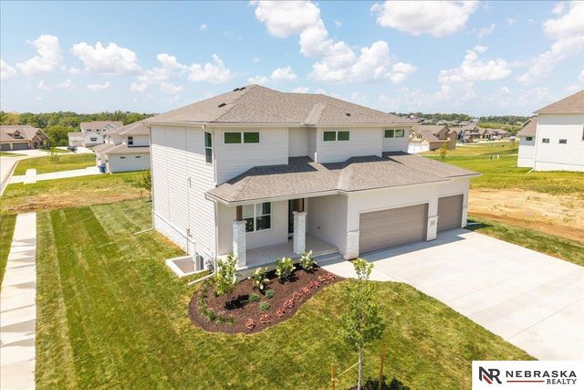 10516 S 117th Street, Papillion, NE 68046