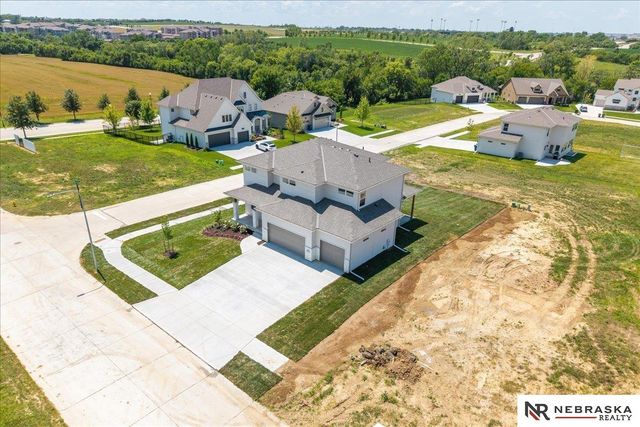 10516 S 117th Street, Papillion, NE 68046