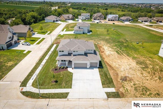 10516 S 117th Street, Papillion, NE 68046