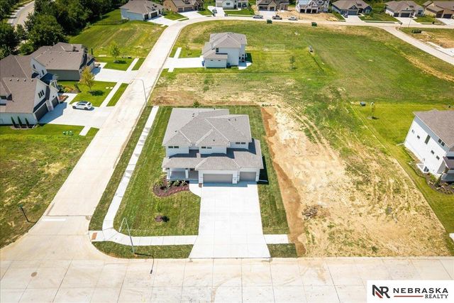 10516 S 117th Street, Papillion, NE 68046
