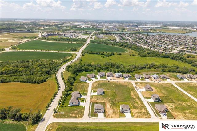 10516 S 117th Street, Papillion, NE 68046