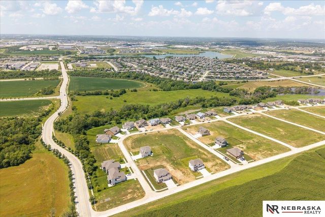 10516 S 117th Street, Papillion, NE 68046