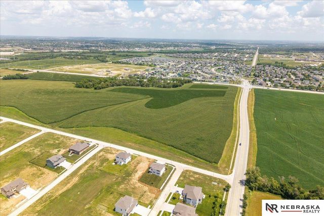 10516 S 117th Street, Papillion, NE 68046