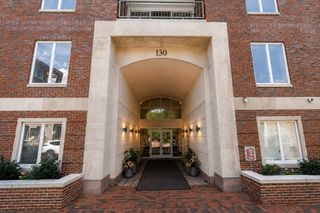 130 Mount Auburn St 110, Cambridge, MA 02138
