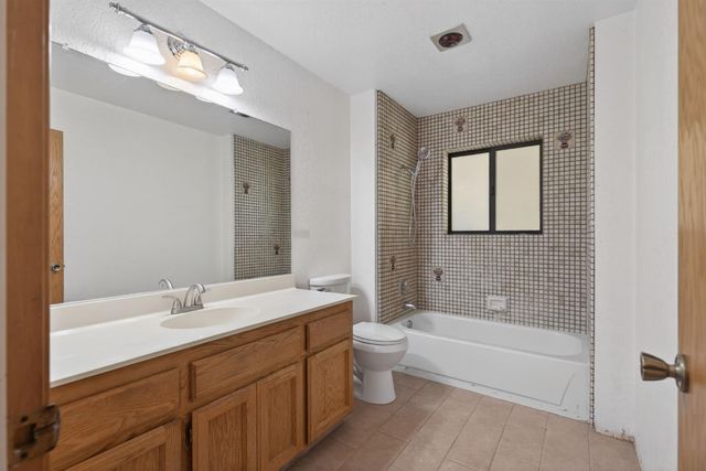 12212 Tavernor Trail Ln, Wilton, CA 95693