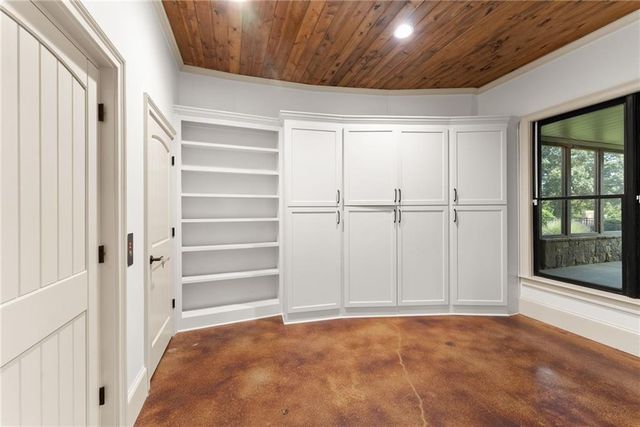 4645 Manor Drive, Gainesville, GA 30506