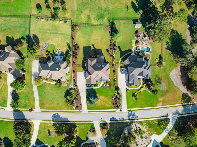 4645 Manor Drive, Gainesville, GA 30506
