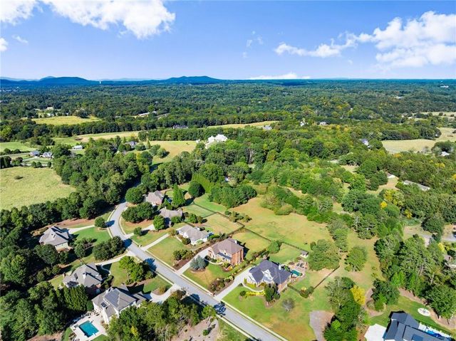 4645 Manor Drive, Gainesville, GA 30506