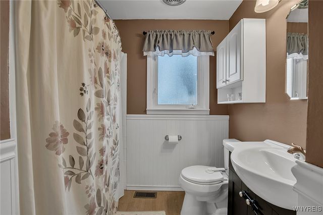 371 Potters Road, West Seneca, NY 14220