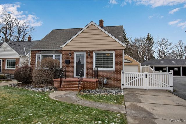 371 Potters Road, West Seneca, NY 14220