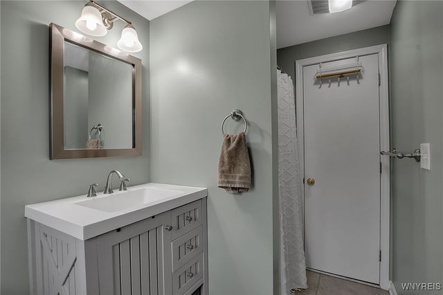 371 Potters Road, West Seneca, NY 14220