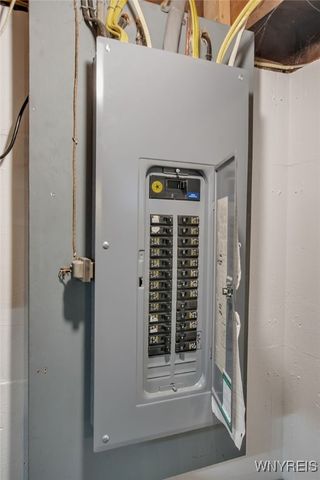 371 Potters Road, West Seneca, NY 14220