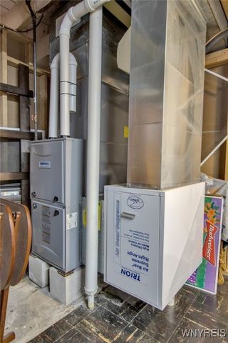 371 Potters Road, West Seneca, NY 14220