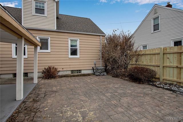 371 Potters Road, West Seneca, NY 14220