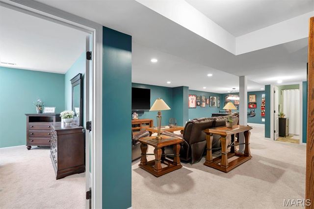 213 Wyndemere Lane, Lake St Louis, MO 63367