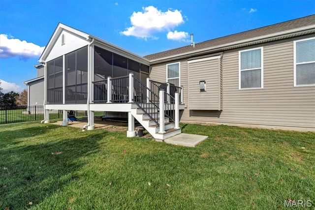 213 Wyndemere Lane, Lake St Louis, MO 63367