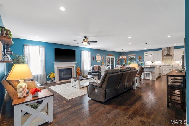 213 Wyndemere Lane, Lake St Louis, MO 63367