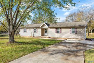 21641 Daveen Drive, Elkmont, AL 35620